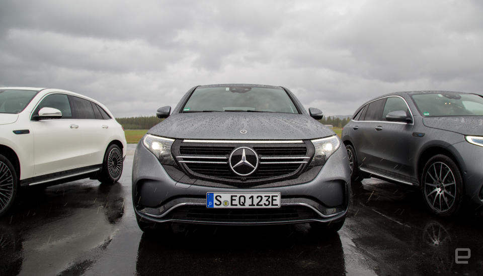 Mercedes-Benz ECQ 400 4MATIC first drive