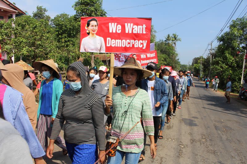 Protest against the military coup, in Launglon township