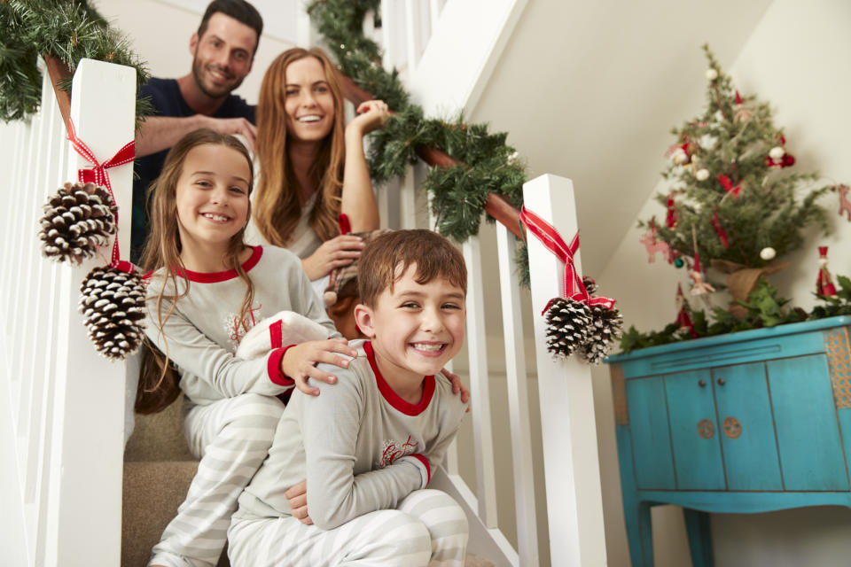 Familie Mustermann feiert ein absolut durchschnittliches Weihnachtsfest (Bild: Getty Images)