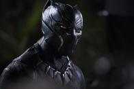 "Black Panther" (2018): Schwarz gewinnt: Der Siegeszug der ersten Comic-Verfilmung mit fast ausschließlich schwarzen Darstellern war nicht aufzuhalten. Mit 1,34 Milliarden US-Dollar im Nacken belegt "Black Panther" Platz 15. (Bild: 2018 Disney / Marvel)