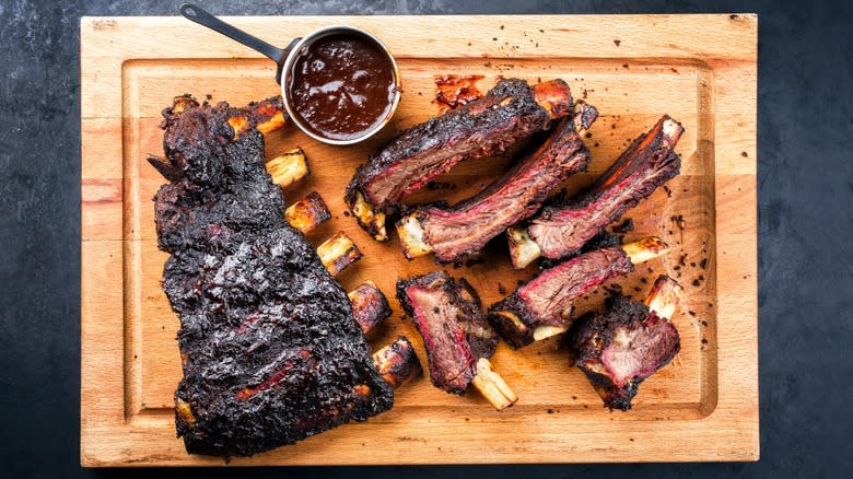 Beef ribs resting cutting board