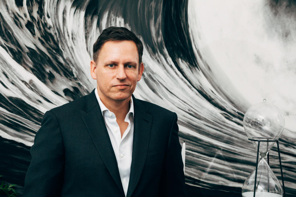 Peter Thiel, el inversionista del sector tecnológico radicado en Los Ángeles que se ha convertido en uno de los principales donadores individuales en las elecciones recientes de Estados Unidos, en su apartamento en Manhattan el 7 de enero de 2016. (Andrew White/The New York Times)