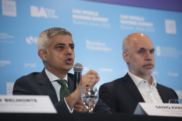 El alcalde de Londres, el laborista Sadiq Khan, junto a Horacio Rodríguez Larreta.