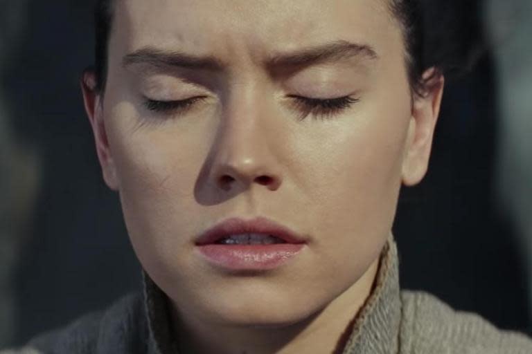 Star Wars: The Last Jedi teaser hints Rey could turn to the dark side