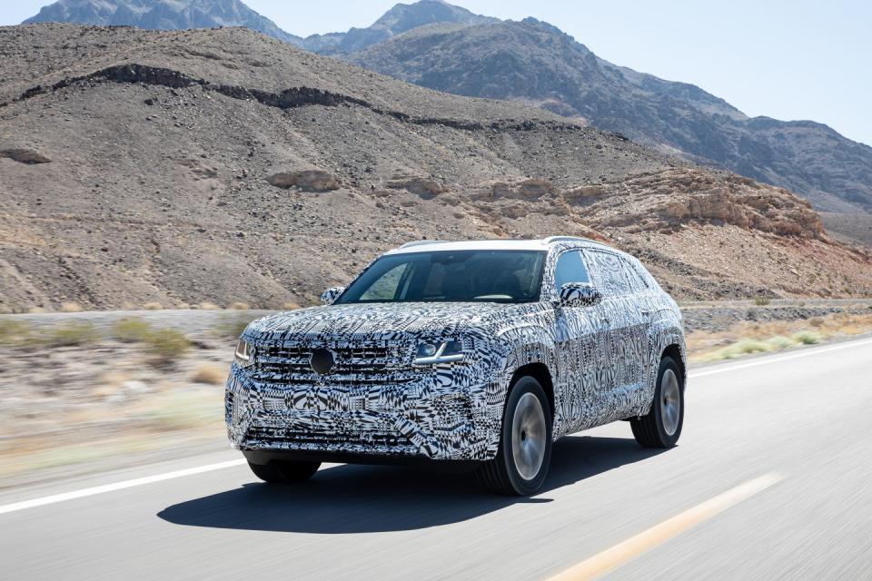 View Photos of the 2020 Volkswagen Atlas Cross Sport