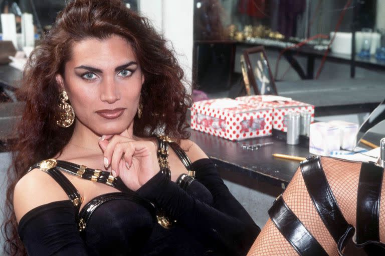 Cris Miró fue la primera vedette transexual del país; murió el 1° de junio de 1999