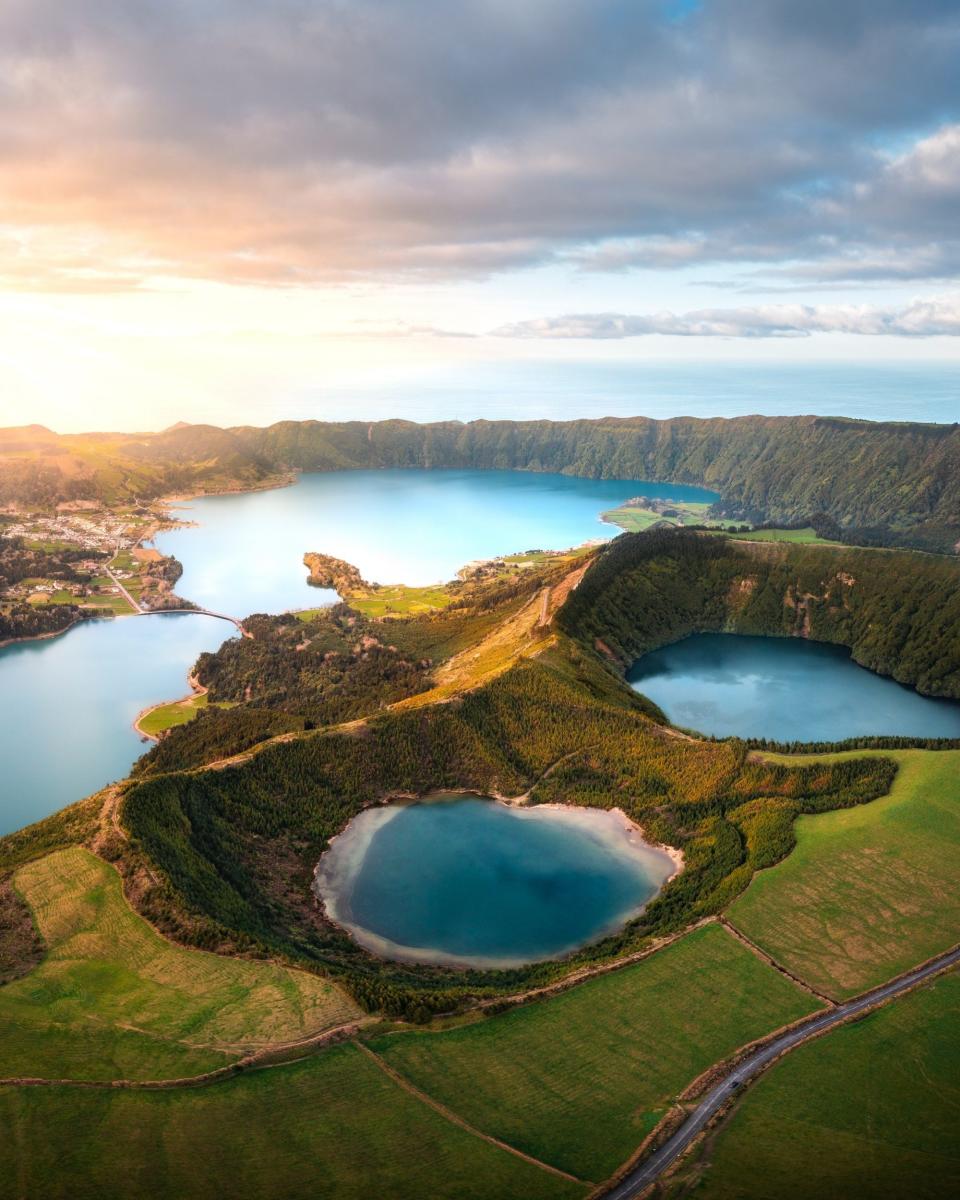 Poster child for the Azores: the two-toned twin lakes of Sete Cidades on São Miguel