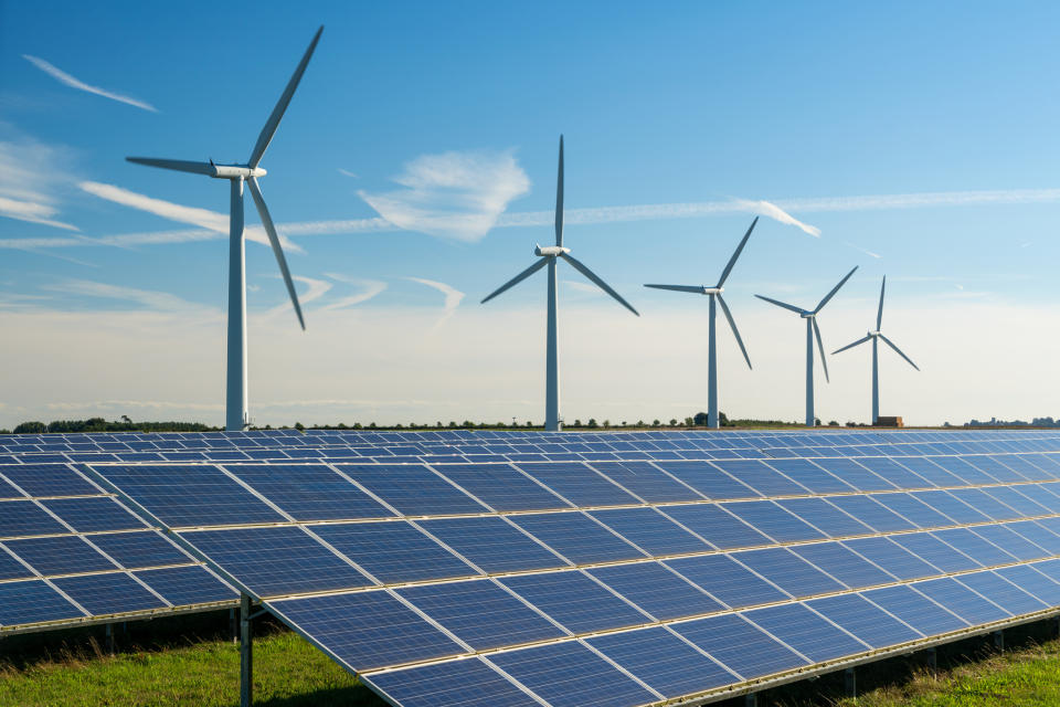 Windkraft und Solarenergie sind wichtige Schritte zur Bekämpfung der Klimakrise. (Bild: Getty Images) 