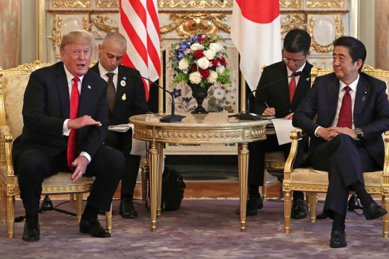 美國總統川普與日本首相安倍晉三。（美聯社）