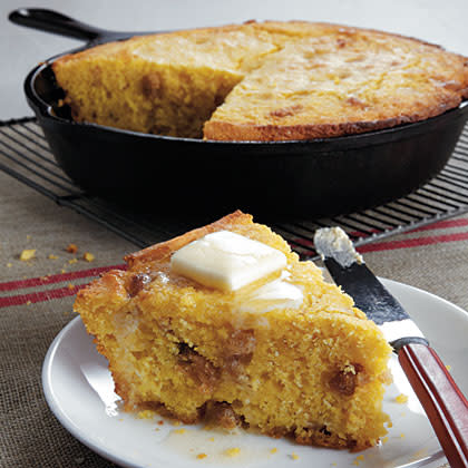 Grannie's Cracklin' Cornbread