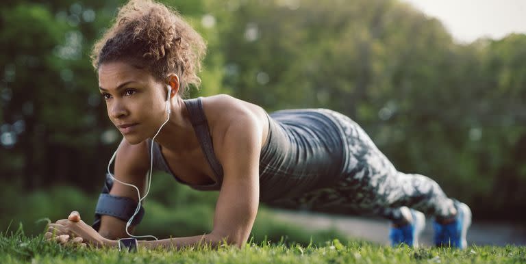 4 Core Workouts You Can Do at Home in 5 Minutes Flat