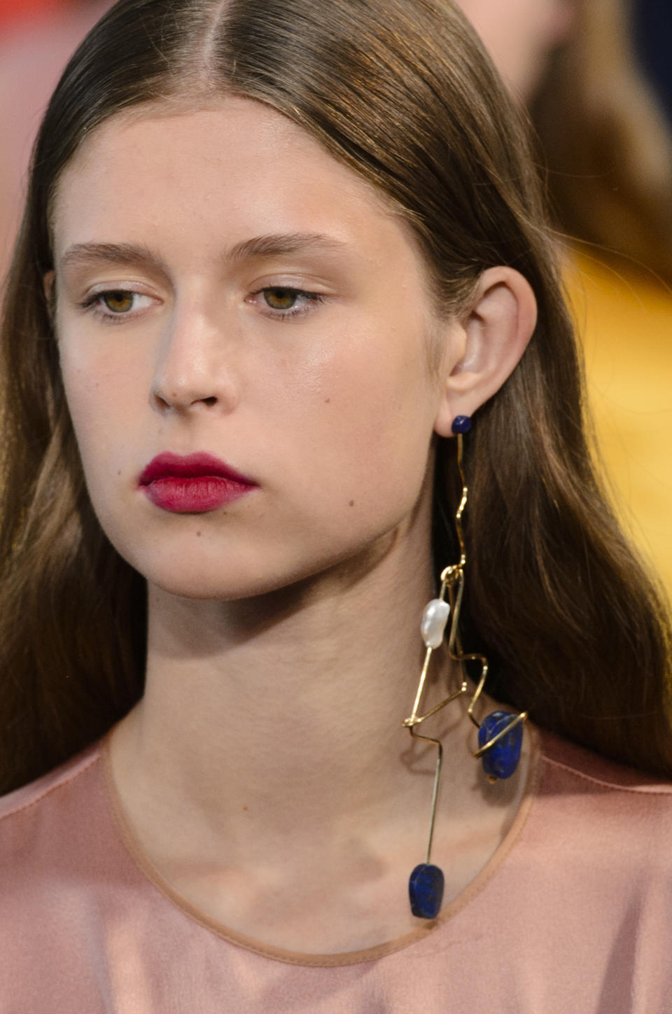 <p><i>Geometric-shaped monocle earring from the SS18 Roksanda collection. (Photo: ImaxTree) </i></p>