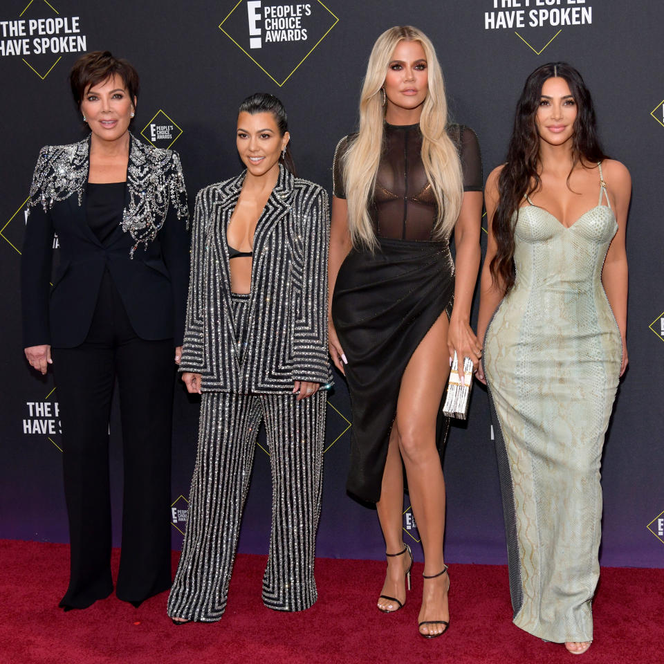 SANTA MONICA, CALIFORNIA - NOVEMBER 10: (L-R) Kris Jenner, Kourtney Kardashian, Khloé Kardashian and Kim Kardashian attend`Kim Kardashian the 2019 E! People's Choice Awards at Barker Hangar on November 10, 2019 in Santa Monica, California. (Photo by Frazer Harrison/Getty Images)