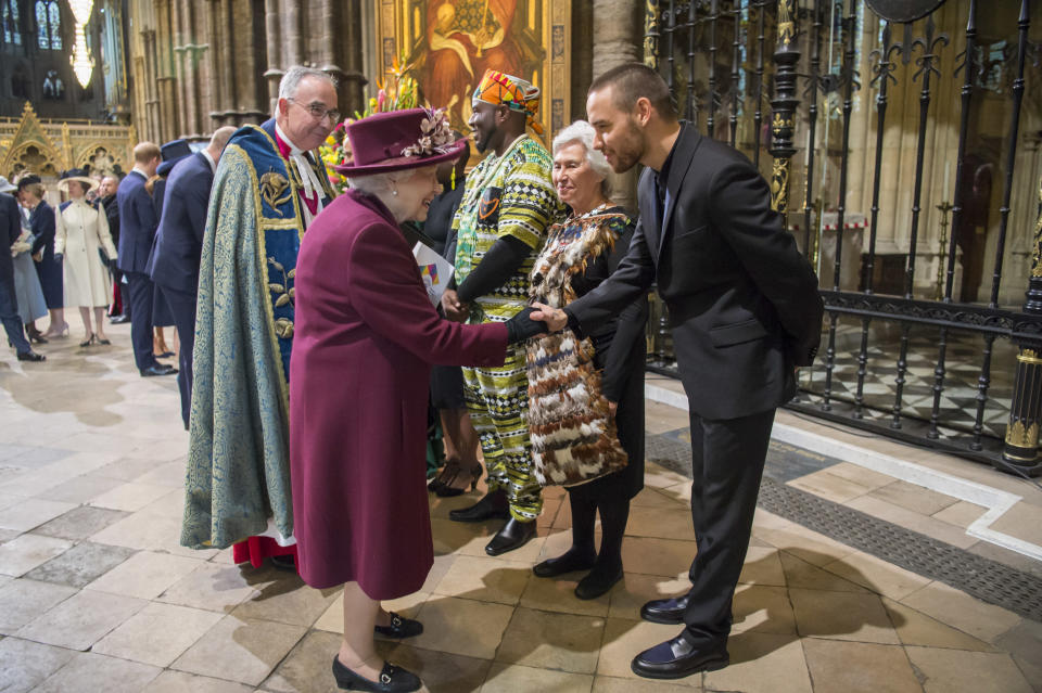 Queen Elizabeth II meets Liam Payne on March 12 at Westminster Abbey.&nbsp; (Photo: WPA Pool via Getty Images)