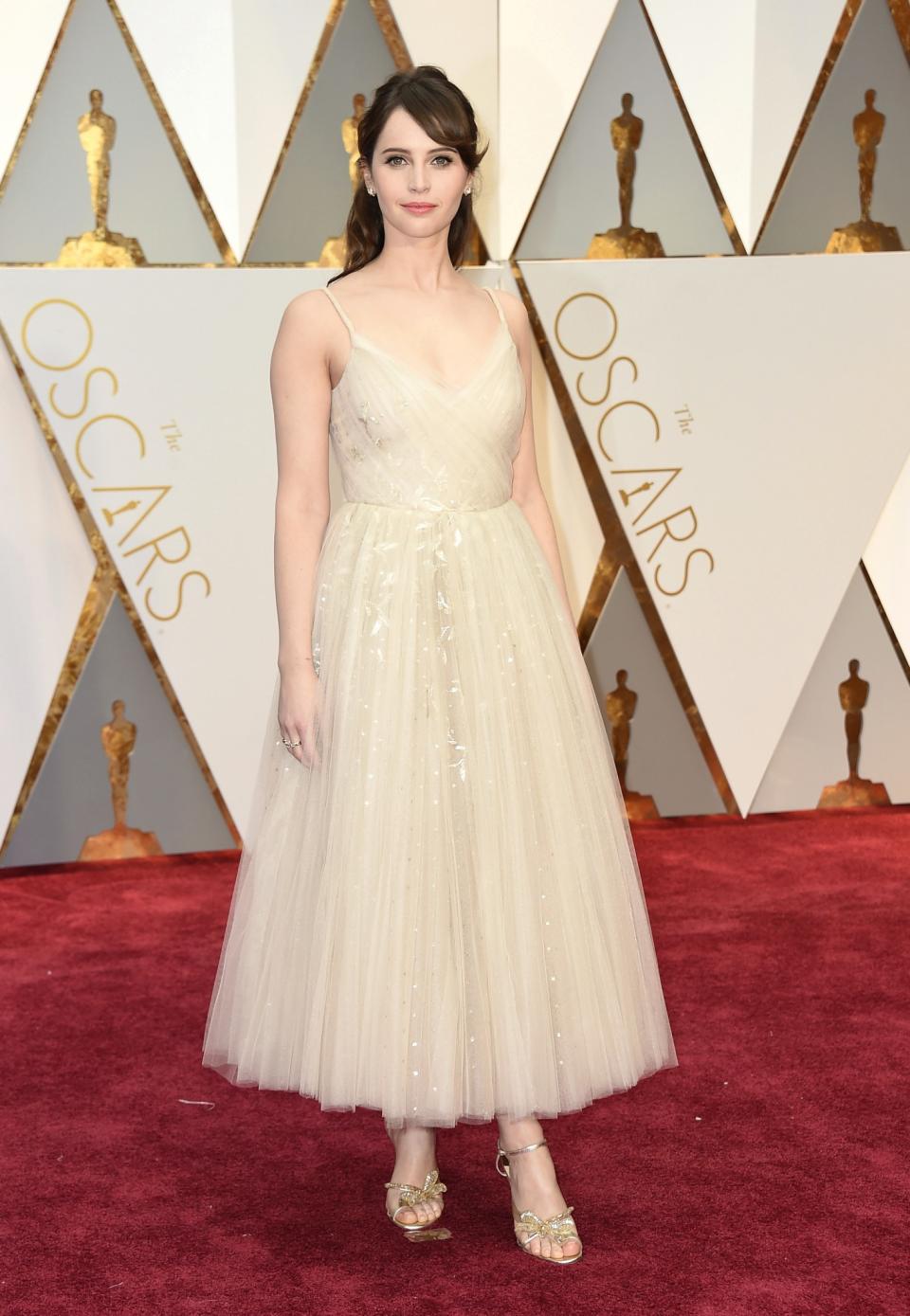 <p>Actress Felicity Jones arrives at the Oscars on Sunday, Feb. 26, 2017, at the Dolby Theatre in Los Angeles. (Photo by Jordan Strauss/Invision/AP) </p>