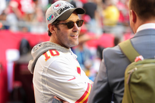 Which Super Bowl Team Will Celebrities Be Cheering On? - The New