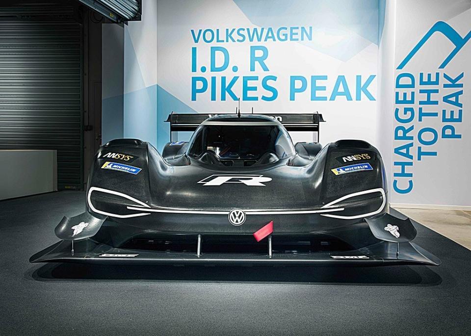 VW發表派克峰挑戰賽電動超跑I.D. R Pikes Peak，目的不只是為拿