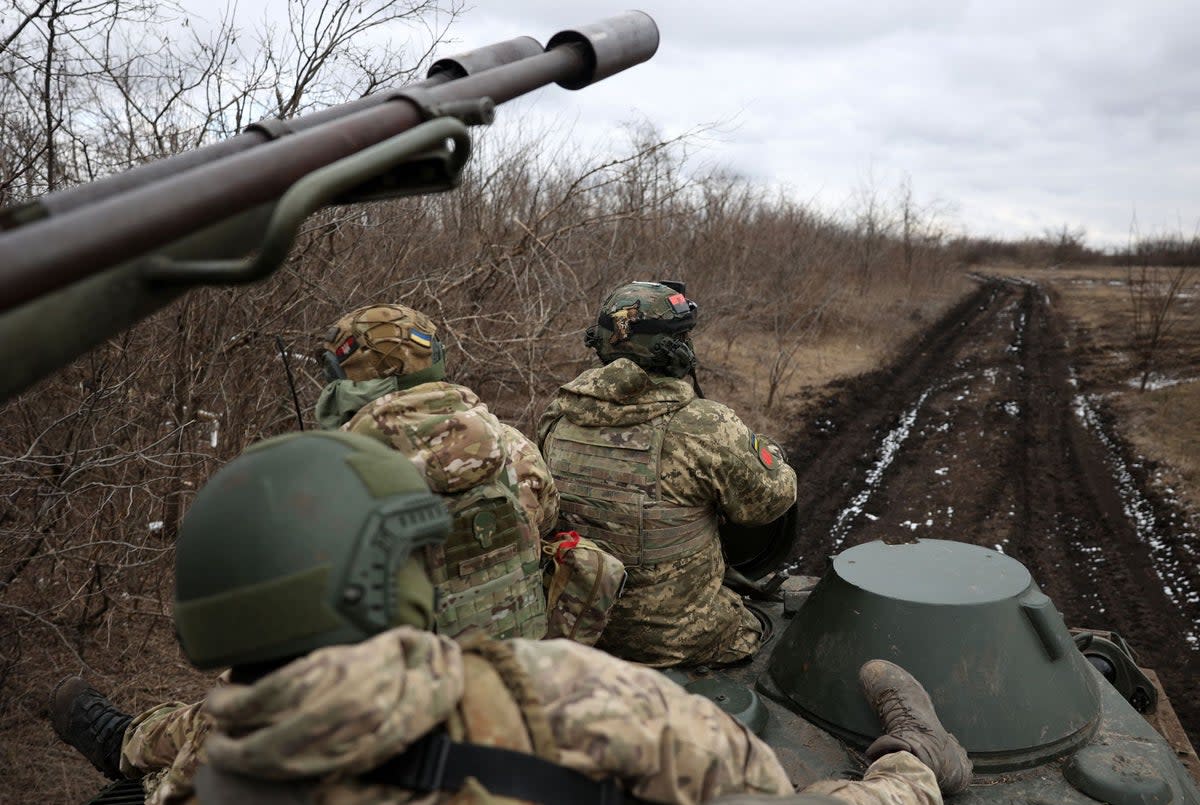 Ukrainian anti-aircraft gunners near Bakhmut (AFP via Getty Images)