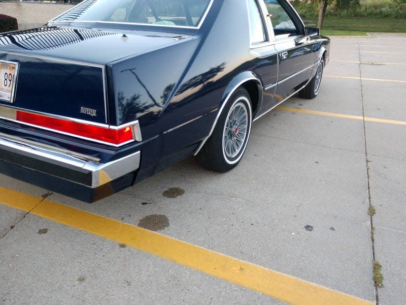 Photo: <a class="link " href="https://chicago.craigslist.org/nch/cto/d/lake-zurich-top-chrysler-imperial-83/7749491100.html" rel="nofollow noopener" target="_blank" data-ylk="slk:Craigslist;elm:context_link;itc:0;sec:content-canvas">Craigslist</a>