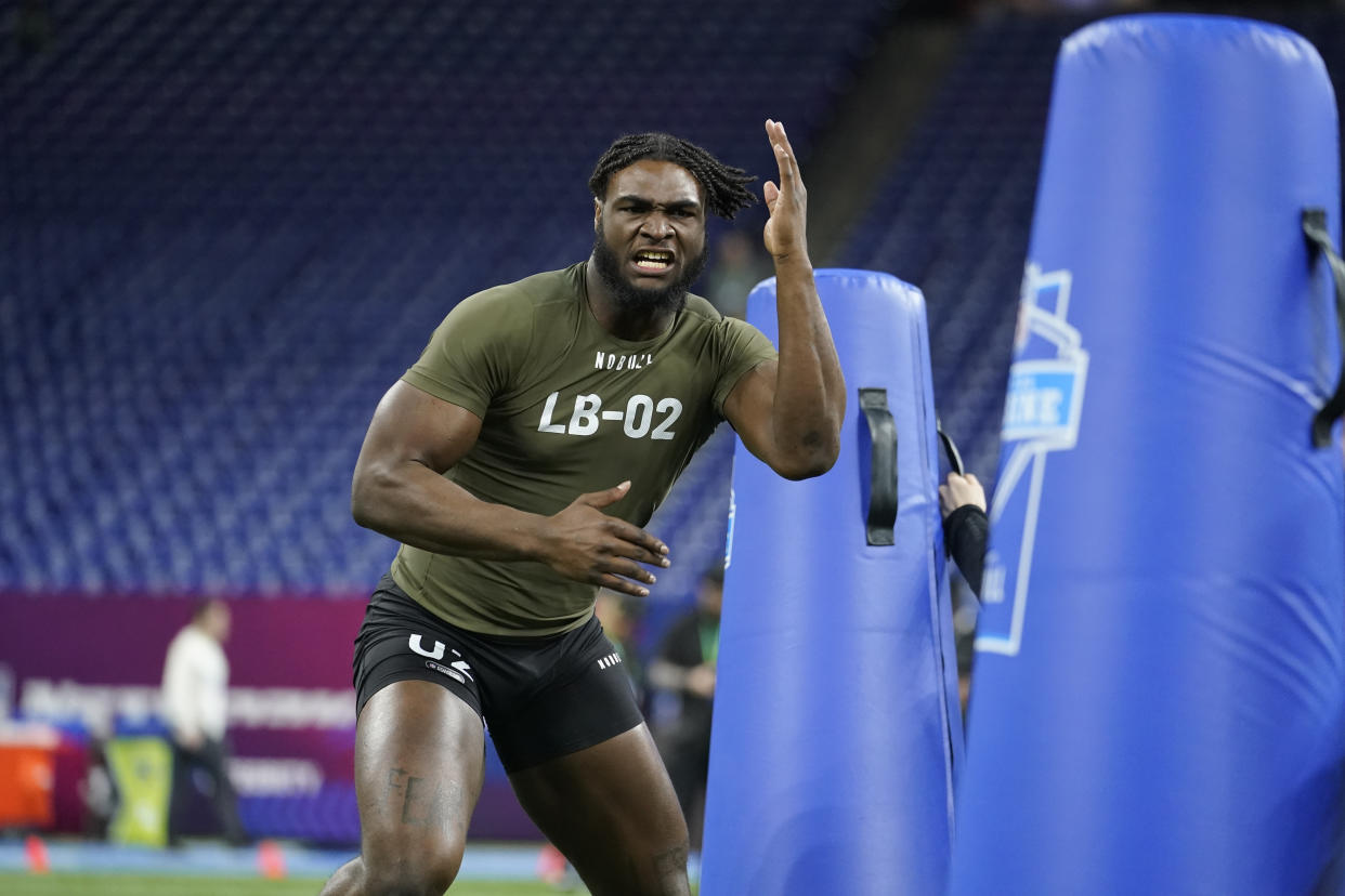 Signs are pointing to the Houston Texans drafting a defensive player at No. 2, with edge rusher Will Anderson Jr. near the top of the list. (AP Photo/Michael Conroy)