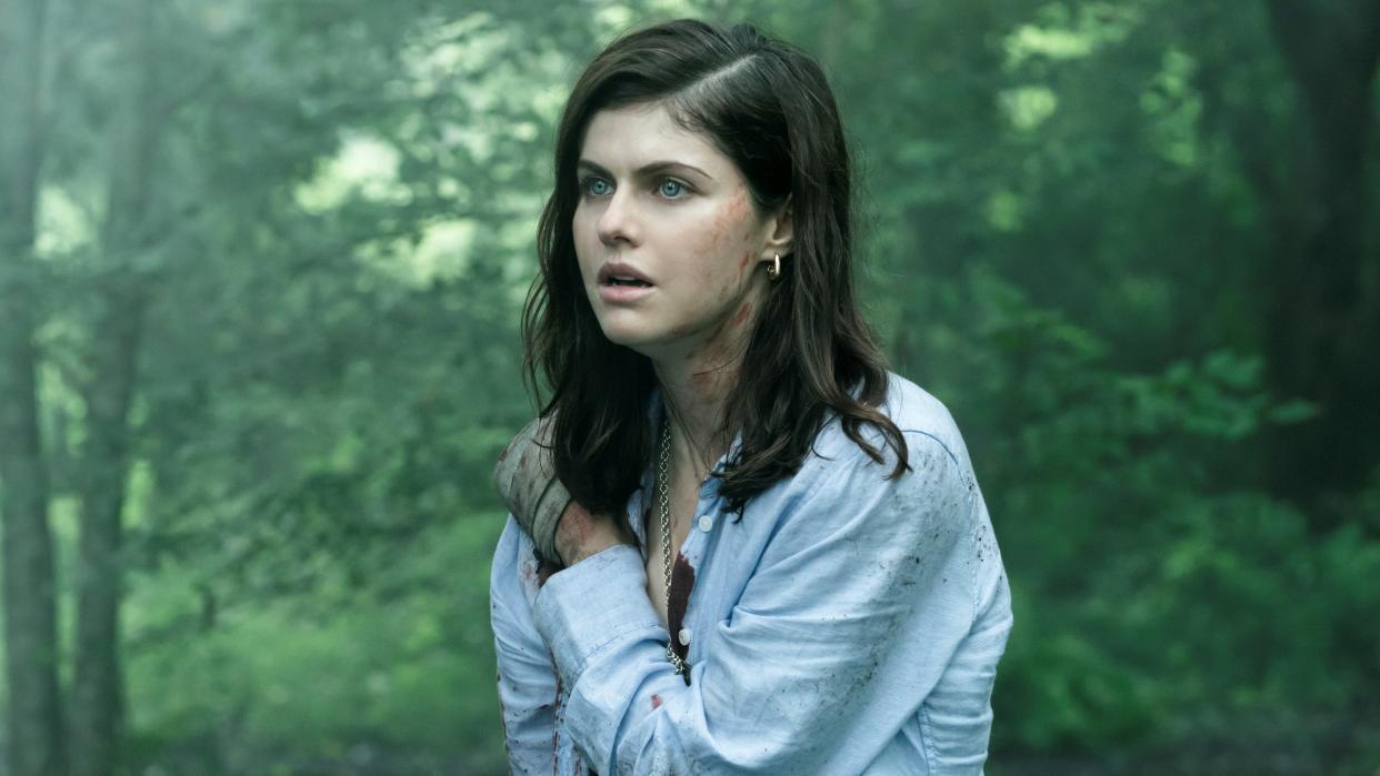  Alexandra Daddario as Dr. Rowan Fielding in Mayfair Witches. 