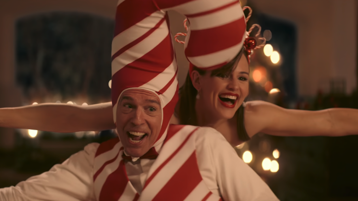  Jennifer garner and Ed Helms dancing in Family Switch. 