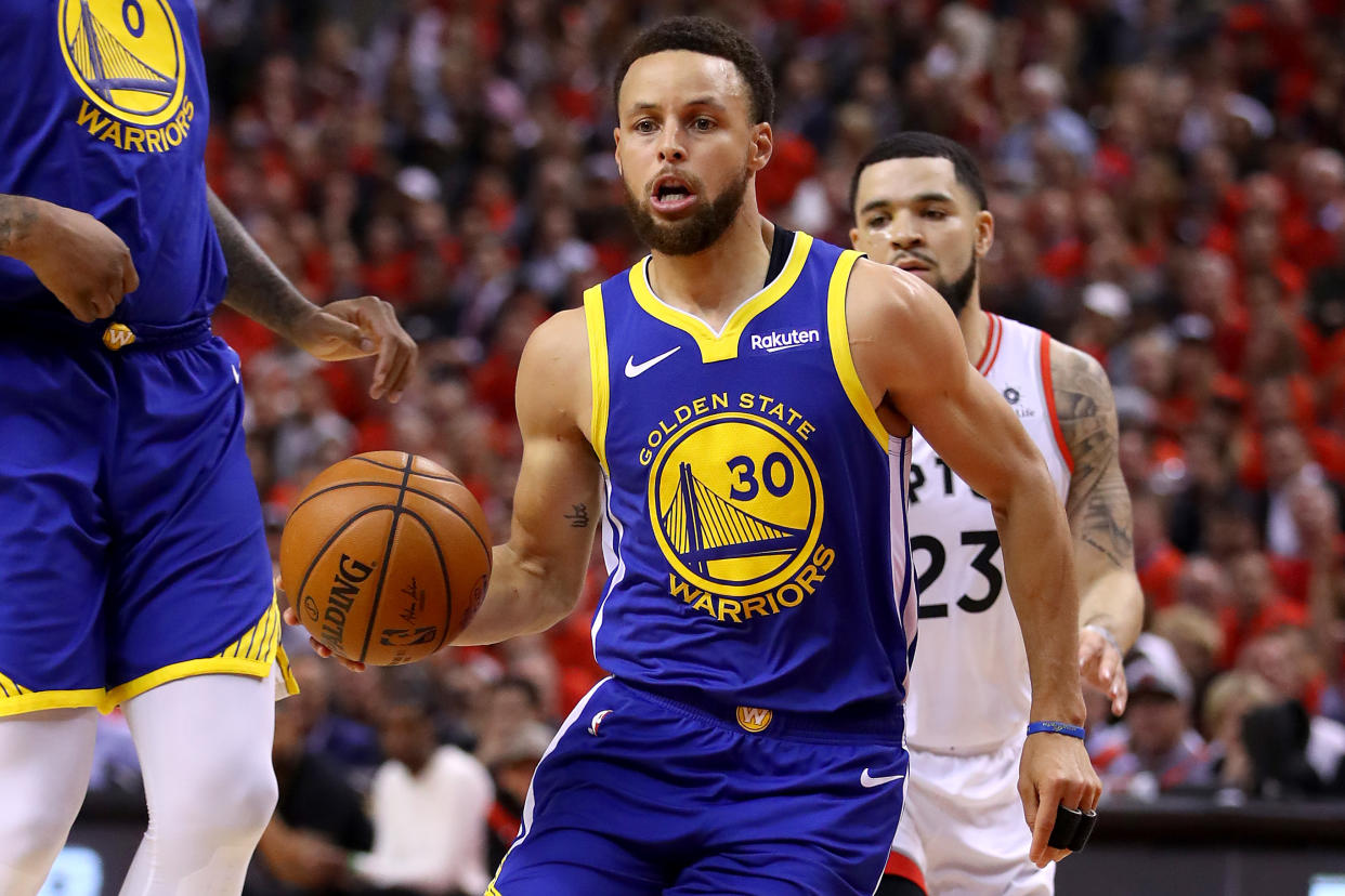 Stephen Curry led the Warriors with 31 points in Monday's Game 5 win. (Getty)