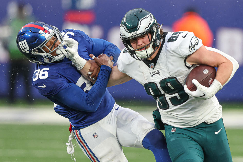 Eagles blow out Giants, remind everyone how dominant they have been all  season