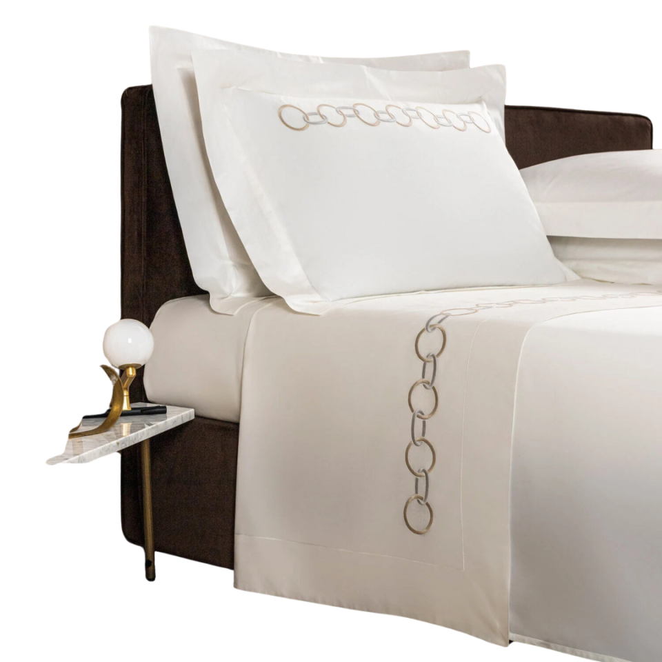 13 Best Luxury Bedding Sets