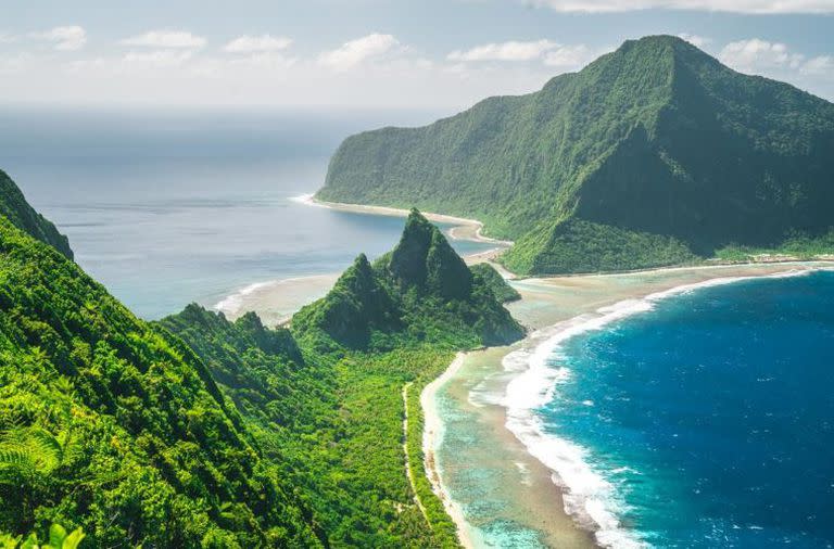 La mayoría de los países en donde el virus aún no se propagó son islas desiertas o con muy poquitos habitantes, como Samoa ubicada en Oceanía.