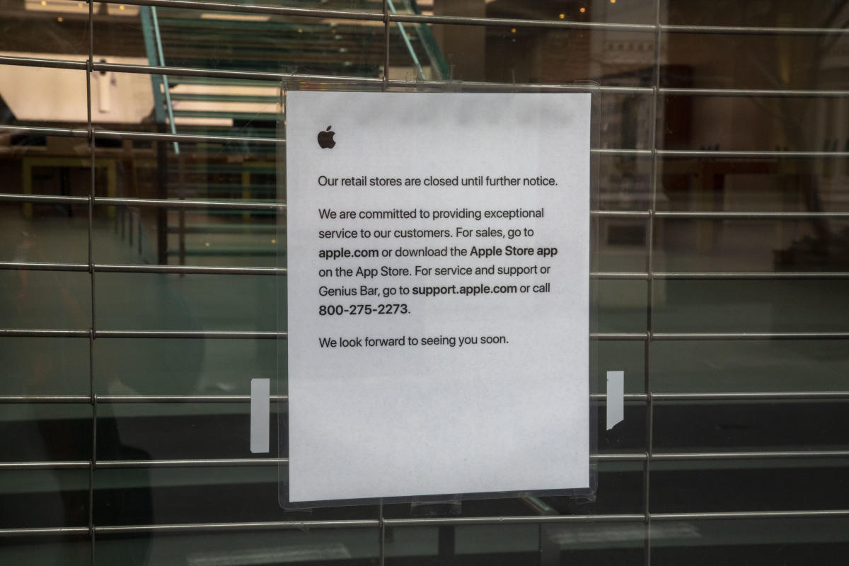 Apple Tells Staff U.S. Stores to Remain Closed Until Early May - Bloomberg