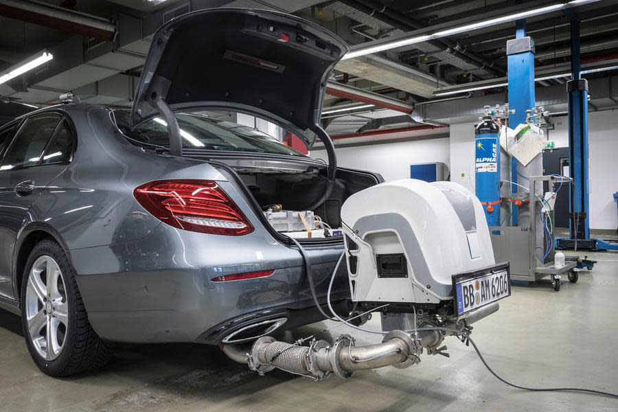 Mercedes in WLTP exhaust emissions testing