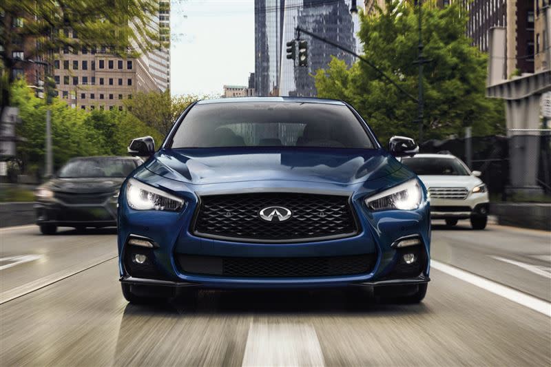 INFINITI Q50 300GT搭載品牌最新3.0升V6雙渦輪引擎，可爆發300匹馬力。（圖／INFINITI提供）