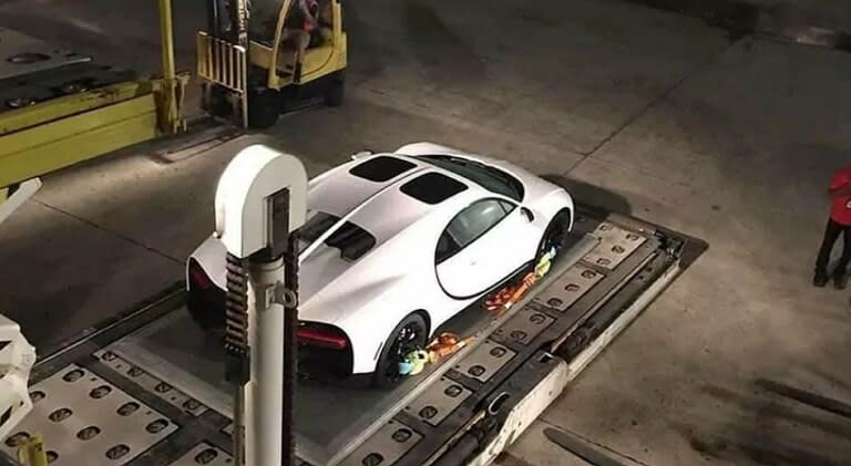 El Bugatti de Bad Bunny a su llegada a Puerto Rico.