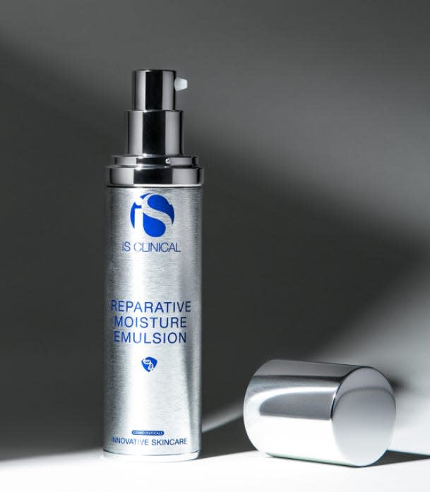 IS Clinical Reparative Moisture Emulsion