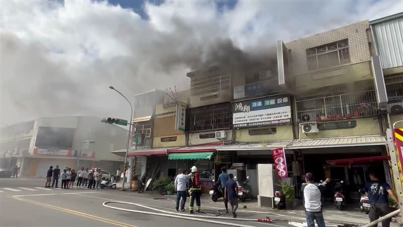 台東縣1間冷凍電器行發生火警，小四男童葬身火窟。（圖／翻攝畫面）