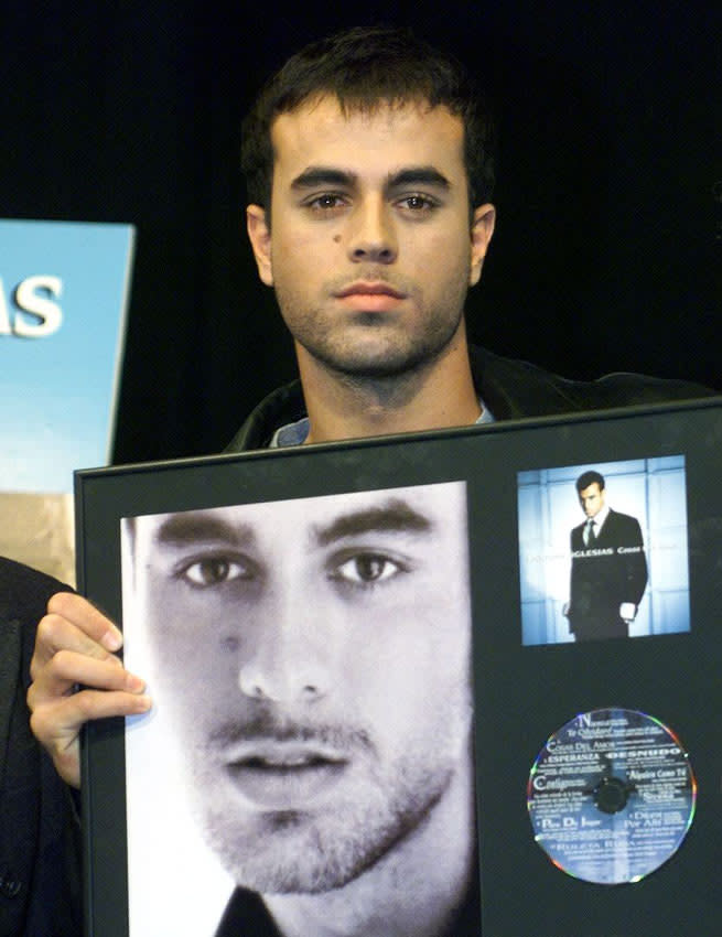 Enrique Iglesias oculta a su padre que quiere ser cantante