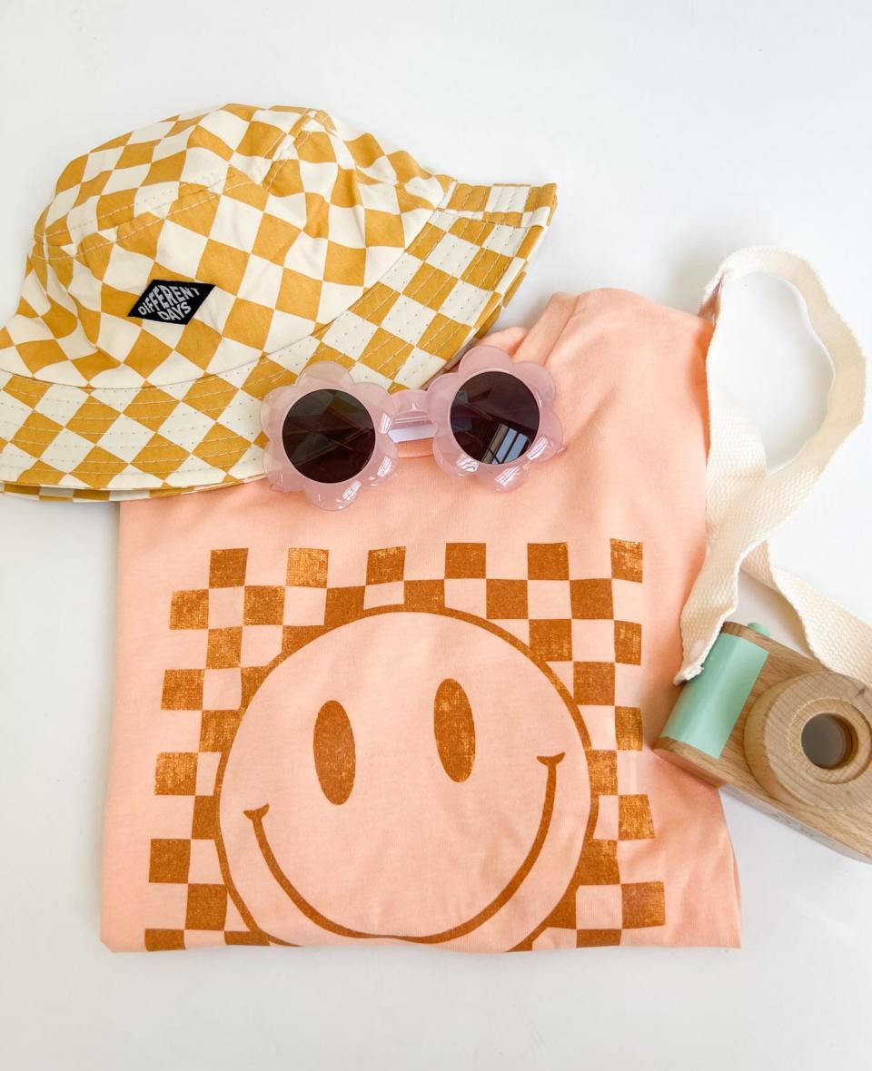 Sunny Side Clothing Co. website has fun kids accessories inspired by grownup trends.