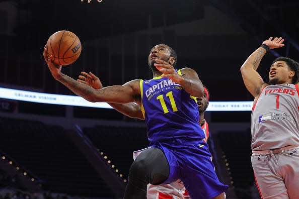 Gary Clark #11 of the Ciudad De Mexico Capitanes drives to the basket against the Rio Grande Valley Vipers on November 22, 2021 at the Bert Ogden Arena in Edinburg, Texas.