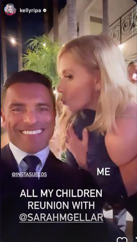 <p>kellyripa/Instagram</p> Kelly Ripa's Instagram Story with Mark Consuelos and Sarah Michelle Gellar