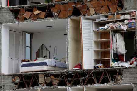 A damaged apartment is seen after the earthquake, in the Narrate neighborhood in Mexico City, Mexico September 27, 2017. REUTERS/ Carlos Jasso