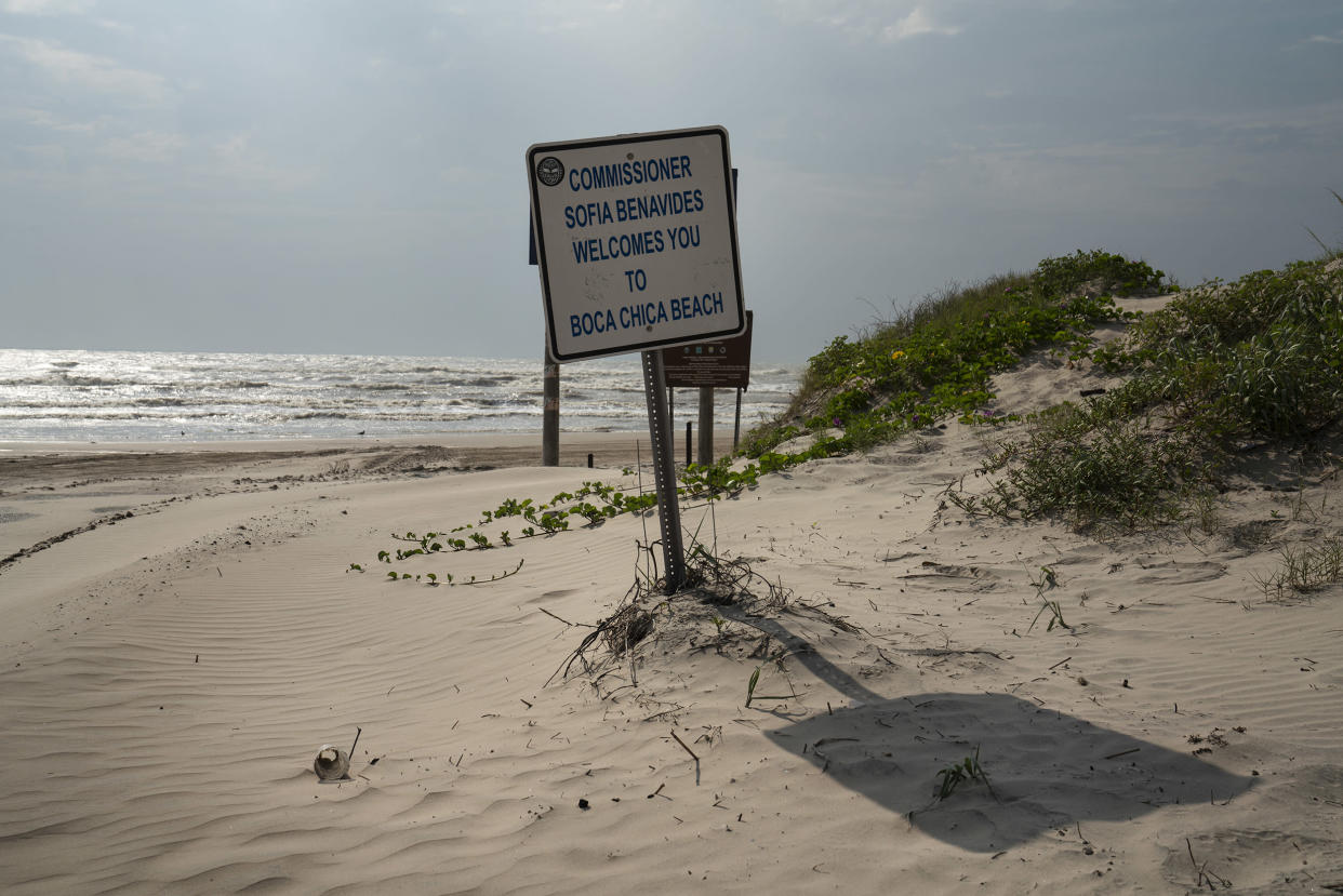 Image: A beach in Boca Chica Village, Texas, on June 21, 2021. (Ver&#xf3;nica G. C&#xe1;rdenas / Bloomberg via Getty Images file)