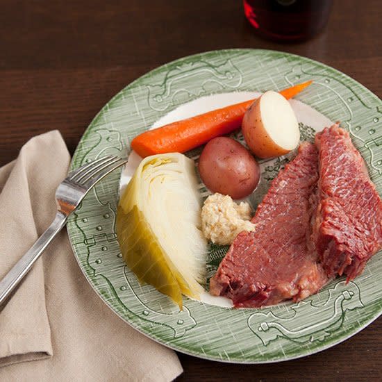 Slow Cooker Corned Beef with Cabbage, Carrots and Potatoes