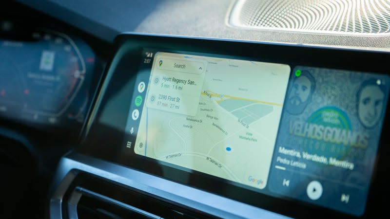 A photo of Android Auto in the car
