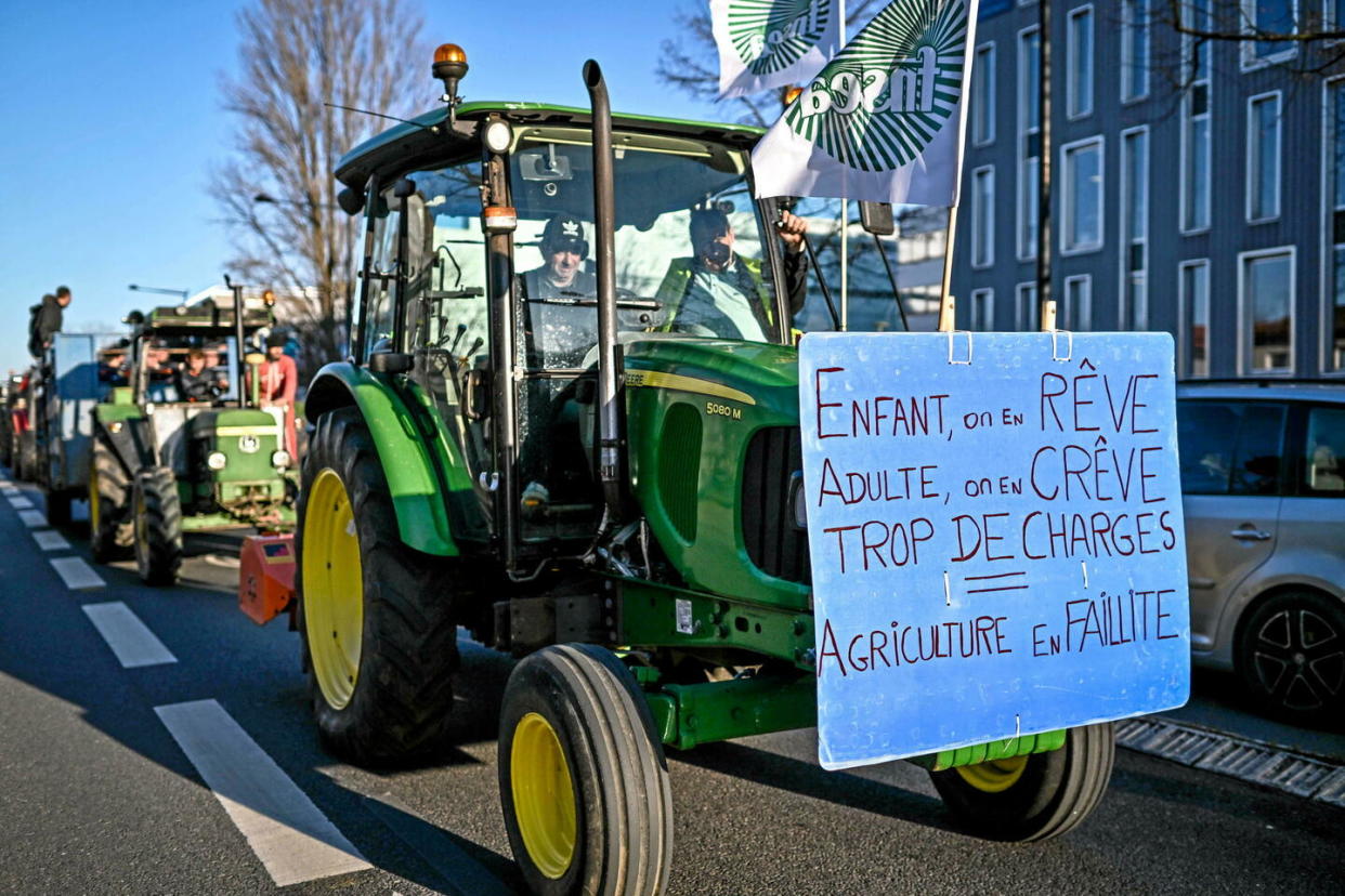 En attendant des mesures concrètes, la mobilisation des agriculteurs va se poursuivre, ce vendredi.  - Credit:UGO AMEZ/SIPA / SIPA / UGO AMEZ/SIPA