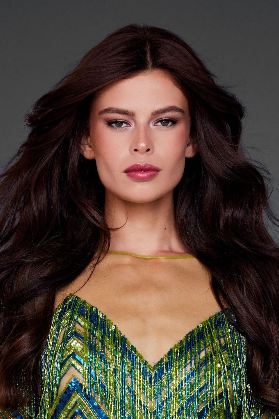 A headshot of Miss Netherlands 2023 Rikkie Kollé.
