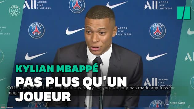 Ce lundi 23 mai, deux jours après avoir rempilé au Paris Saint-Germain, Kylian Mbappé donnait une conférence de presse pour expliquer son choix et évoquer l'avenir. (Photo: Capture d'écran / Le HuffPost)