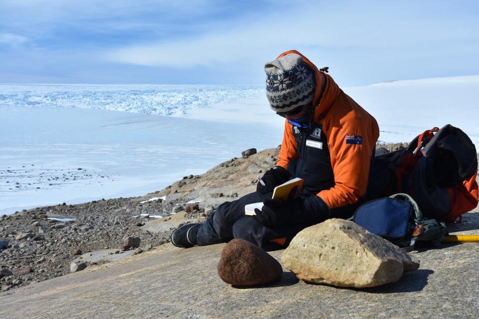 Dating rocks in Antarctica has provided a unique way to identify where life could have survived repeated ice ages. Jamey Stutz samples two ice-transported cobbles (rocks) at Hughes Bluff in Victoria Land, Antarctica. The cobbles were deposited thousands of years ago, when the ice was thicker than today. Andrew Mackintosh, Author provided