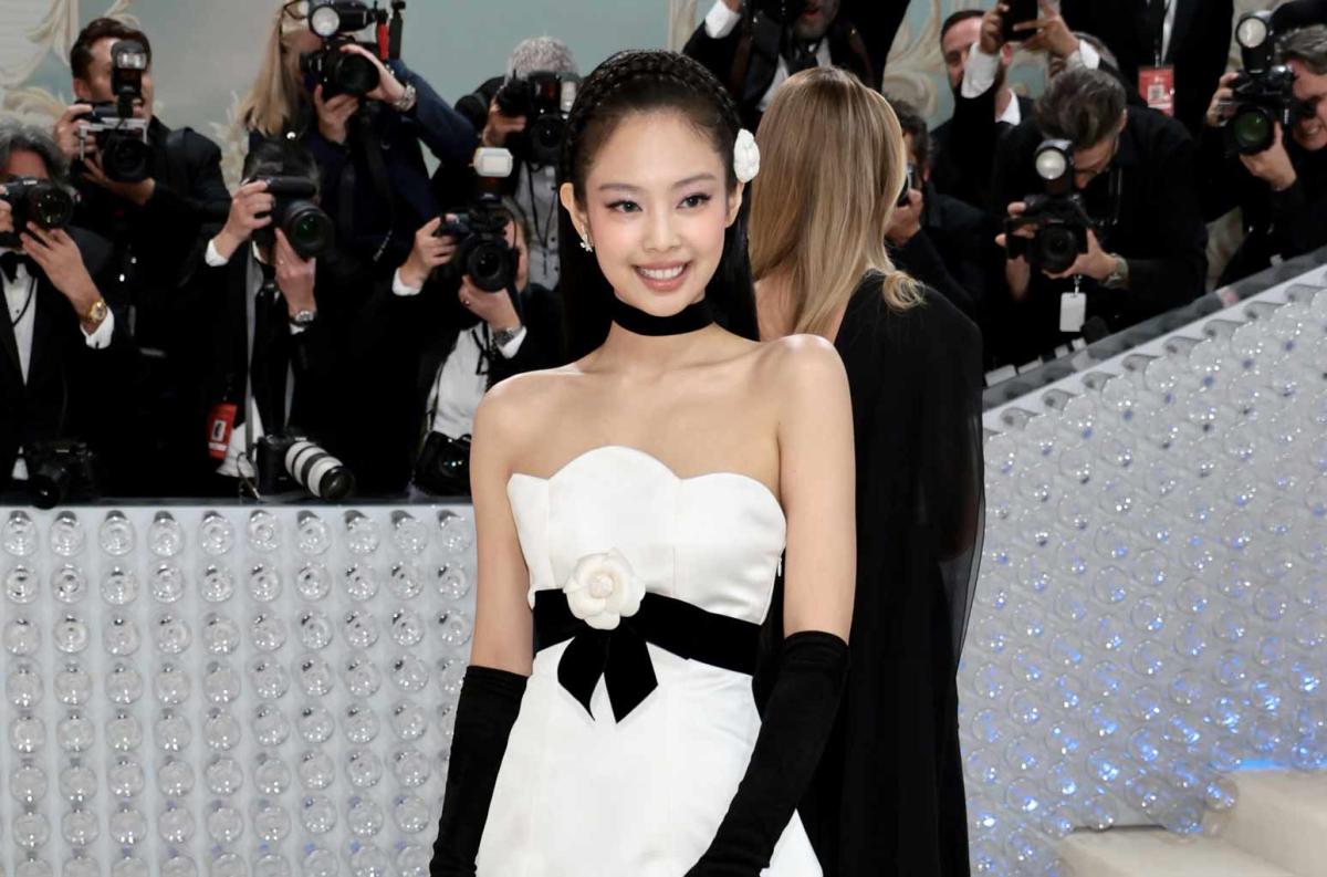 BLACKPINK’s Jennie Pays Tribute to 1990 Chanel at 2023 Met Gala