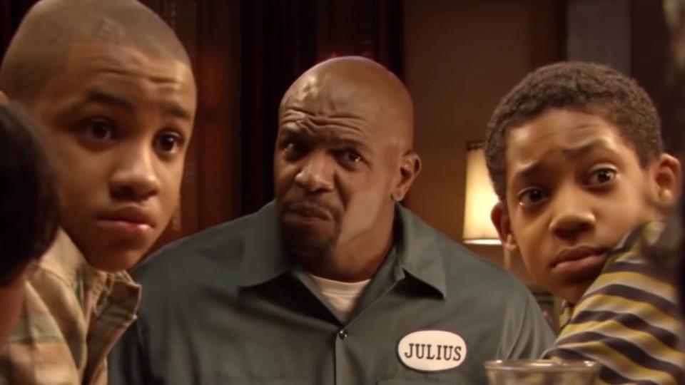 Julian, Chris at dinner table in Everybody Hates Chris